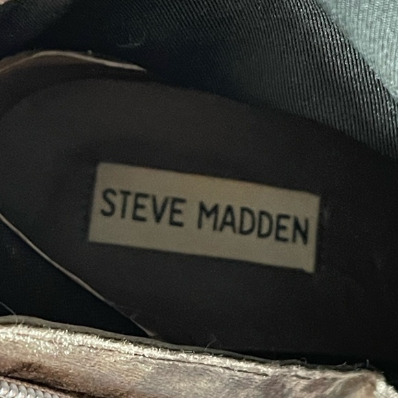 Steve Madden Gaze Crush velvet ankle booties size 9.5 ankle boot 4” heel - Picture 15 of 16